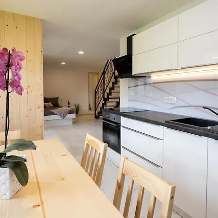 Pr 'agotnik & Apartamento *