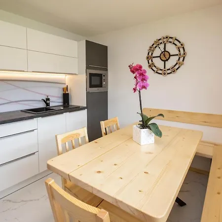 Pr 'agotnik & Apartamento *